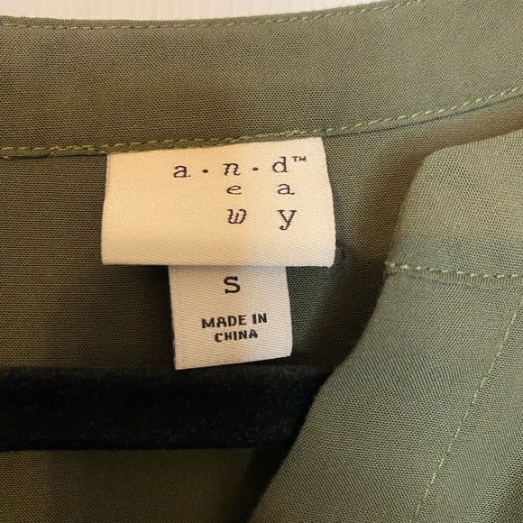 A New Day Green Tie-Bottom Women’s Blouse Size S - Picture 3 of 4